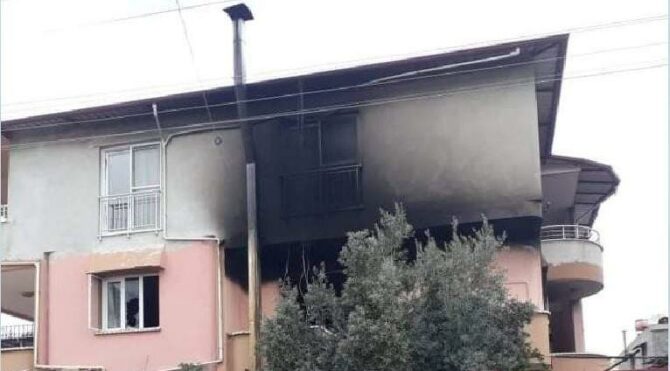 2 yaşındaki ikizler yangında hayatını kaybetti