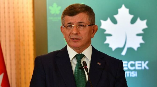Ahmet Davutoğlu’ndan ‘parti kapatma’ yorumu: Kafalarında 90’lı yılların modeli var