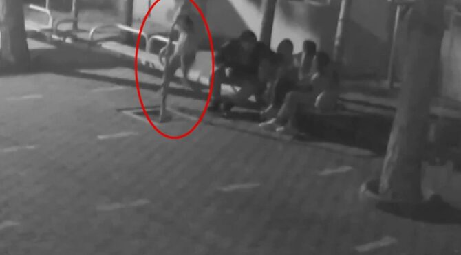 Akılalmaz görüntü, neden yaptığını hiç kimse anlamadı