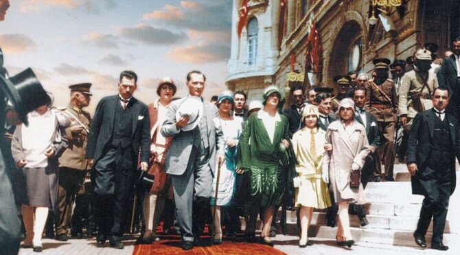 Atatürk “kadın ve erkek her daim eşit olmalı” dedi