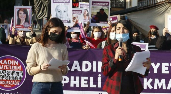 ‘Bir yılda 303 kadın öldürüldü, kimse bu rakamlara alışmasın’