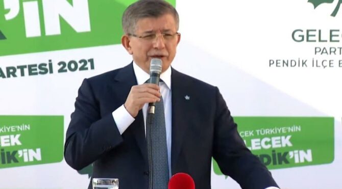 Davutoğlu’ndan hükümete sert eleştiri: Başınız neden eğiliyor?