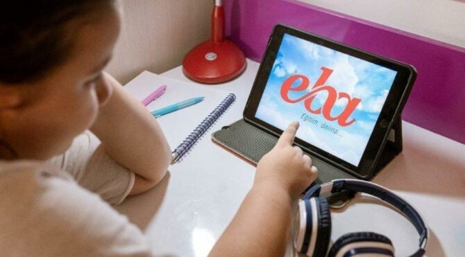 EBA’da dersler devam ediyor: 2 Mart EBA TV ders saatleri ve ders programı