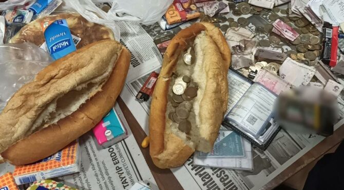 Ekmek arasından bile para çıktı, gören şaşkına döndü