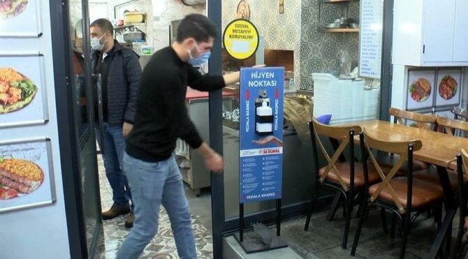 İstanbul’da kademeli normalleşme: İş yerleri geceden hazırlık yaptı