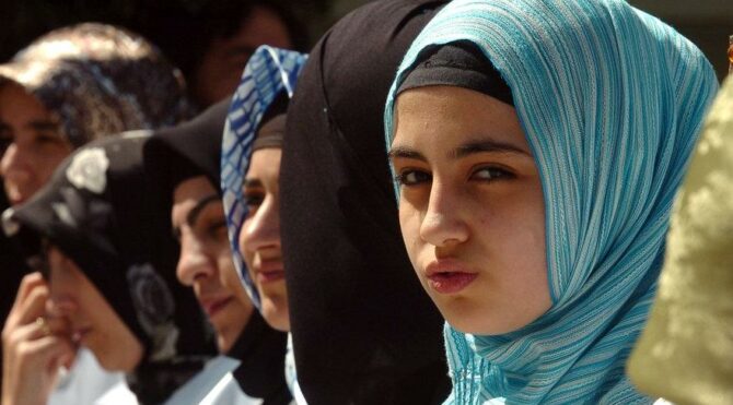 Kamuda başörtüsüne hangi partili ne diyor?