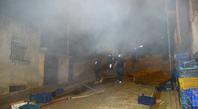 Öfkeli şahıs tüm akrabalarının evlerini ateşe verdi