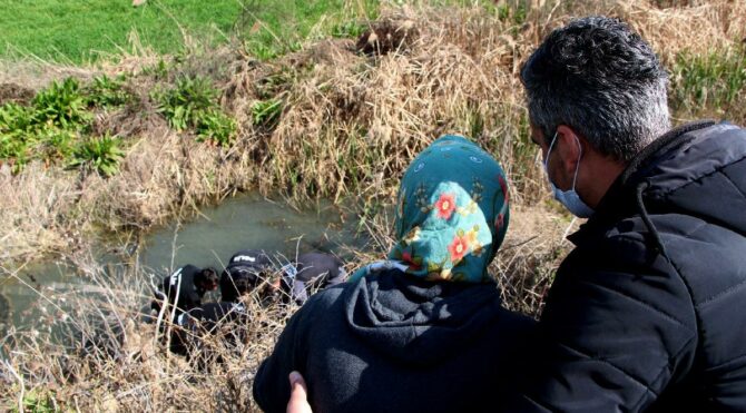 Oğlunun cansız bedenini görünce sinir krizi geçirdi