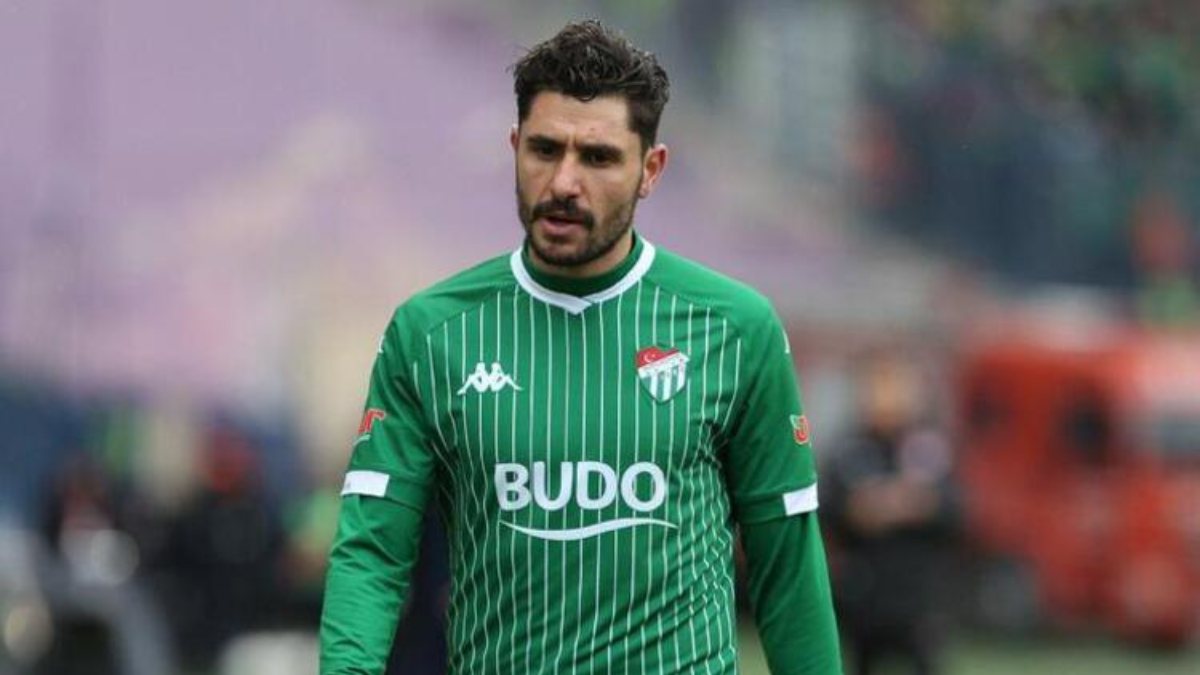 Özer Hurmacı’nın eli kırıldı