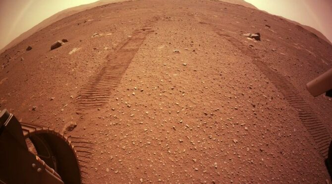 Perseverance 70 metreye ulaştı… Mars’tan yeni fotoğraf yolladı