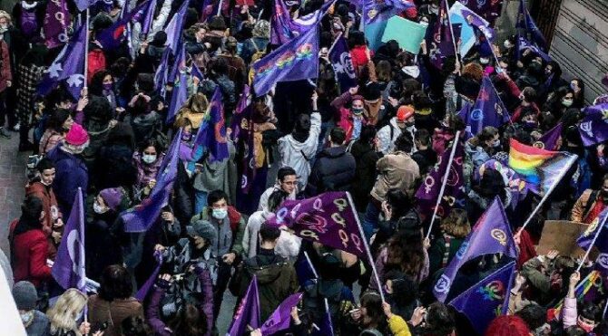 ‘Ritme göre zıplamalarından’ tespit edilen kadınlar adliyede