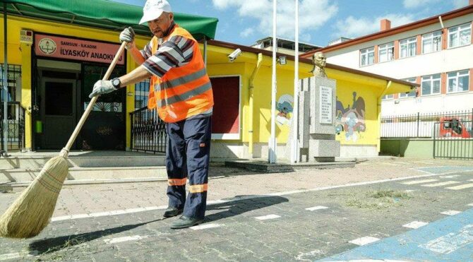 Temizlikçi olmak için 1.143 üniversite mezunu başvurdu