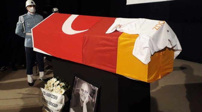 Ustaya veda… Rasim Öztekin son yolculuğuna uğurlanıyor Ustaya veda… Rasim Öztekin son yolculuğuna uğurlanıyor