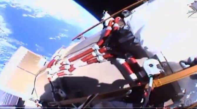 Uzay yürüyüşünden Dünya’yı böyle görüntülediler