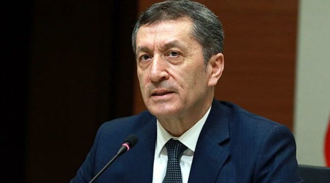 Ziya Selçuk’tan ailelere cep telefonu tavsiyesi