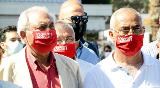 ‘128 milyar dolar nerede?’ maskeleriyle törene katıldılar?