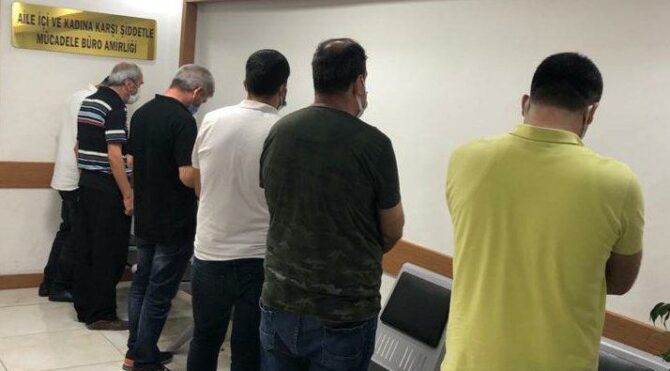 Kumar oynarken yakalanınca kaçmak istediler… Cezayı yediler