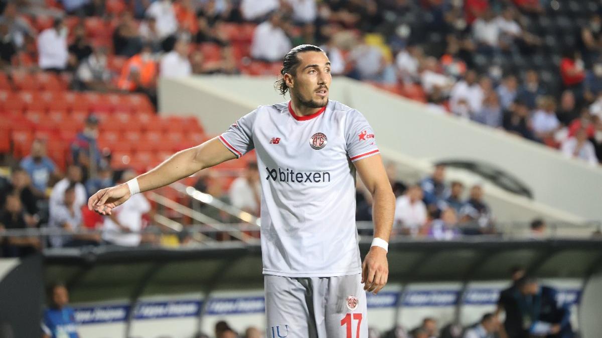 Crivelli, Antalyaspor’dan ayrıldı! Yeni adresi Fransa…