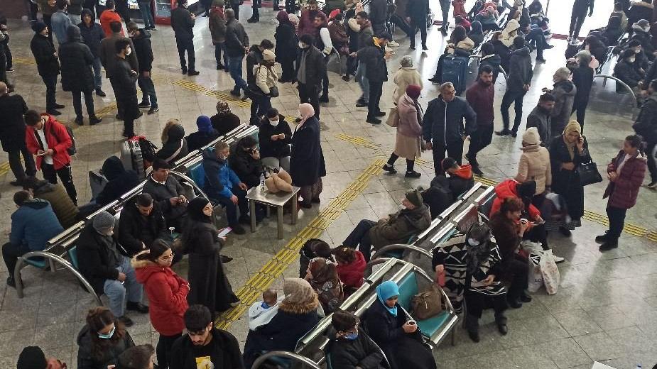 Konya’yı çevre illere bağlayan tüm yollar kapalı Konya’yı çevre illere bağlayan tüm yollar kapalı