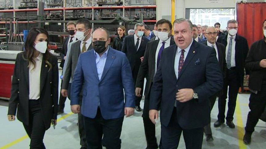 Bakan Varank’tan yerli otomobil açıklaması