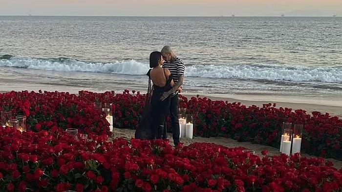 Kourtney Kardashian ve Travis Berker, Las Vegas’ta gizlice evlendi