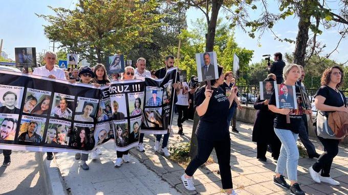 Çorlu tren kazası davasında aileler salonu terk etti