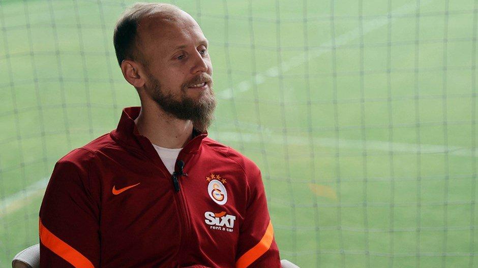 Semih Kaya futbolu bıraktığını açıkladı
