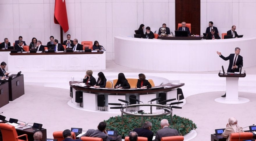 Garo Paylan’dan Bakan Nebati’ye tepki: ‘EYT mi, o ne’ deyip kıkırdadı Garo Paylan’dan Bakan Nebati’ye tepki: ‘EYT mi, o ne’ deyip kıkırdadı