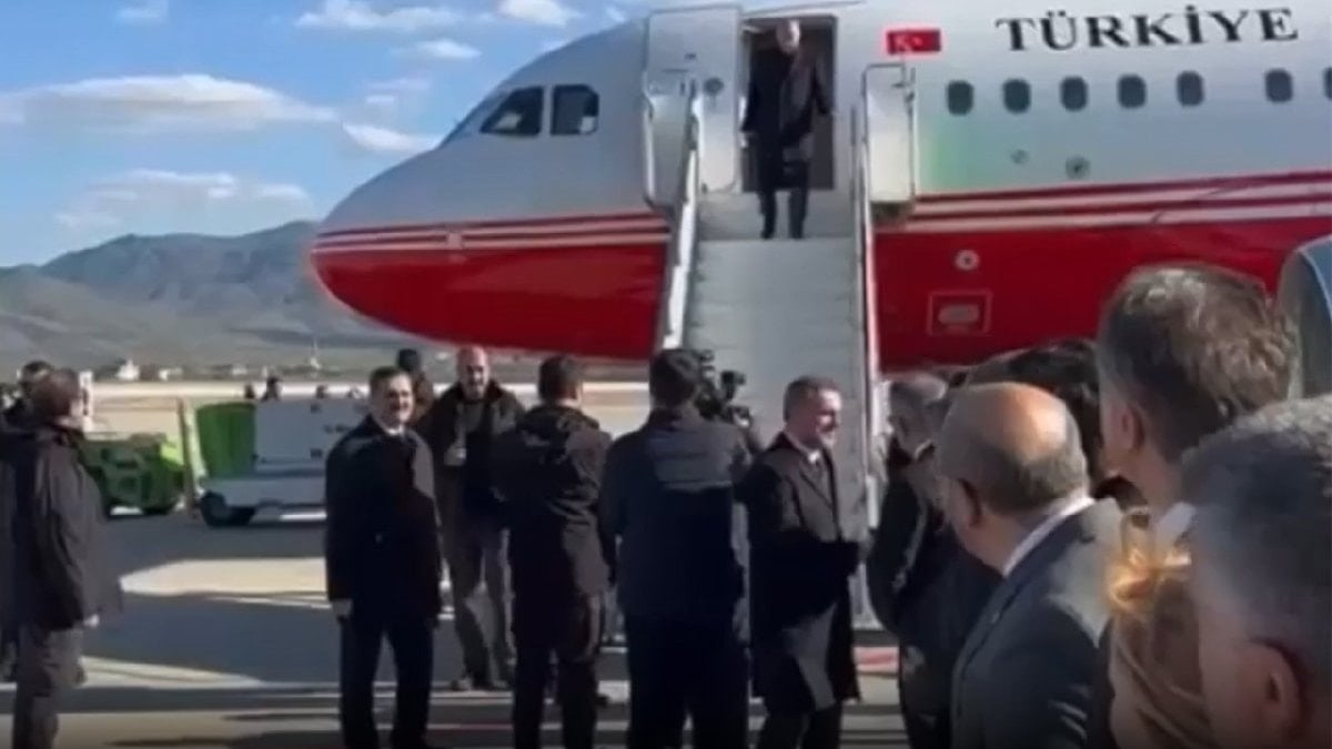Erdoğan’ı karşılama görüntüler AKP’liler arasında tartışma yarattı