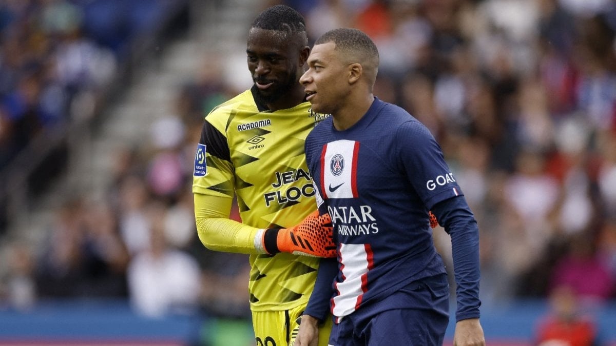 Lorient kalecisi Yvon Mvogo’dan, Kylian Mbappe’ye ‘gol’ hediyesi!