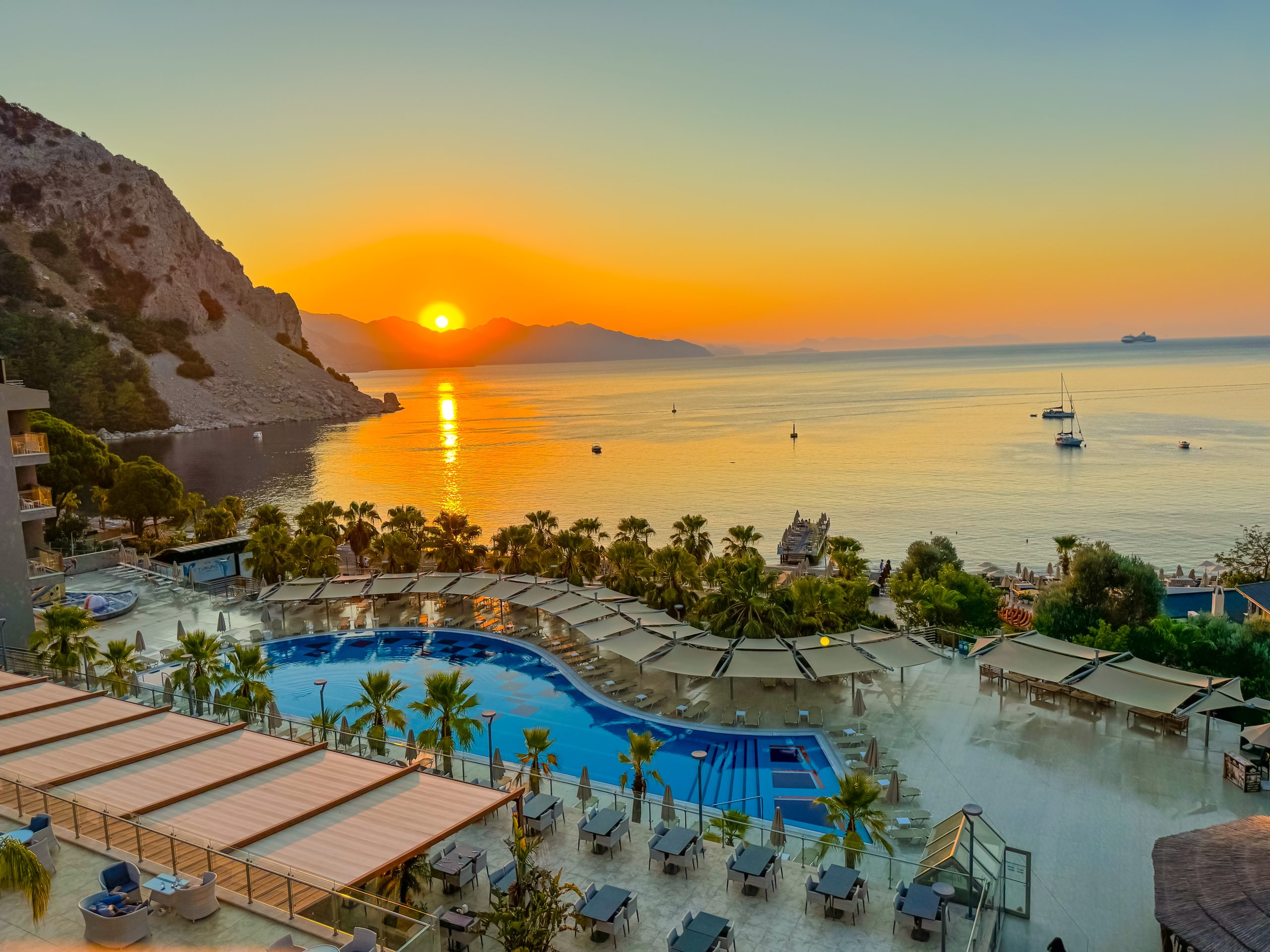 Turunç Resort Otel: Ege’nin Kalbinde Aileler İçin Eğlence, Konfor ve Unutulmaz Anılar Bir Arada!