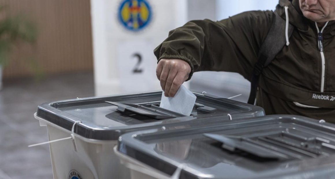 Moldova’da 3 parti ve 2 blok parlamentoya girdi