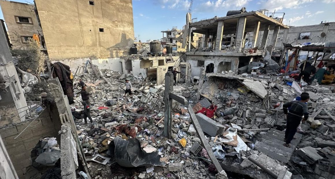 Soykırımcı İsrail’in Gazze’ye saldırılarında can kaybı son 24 saatte 10 artarak 69 bin 785’e yükseldi