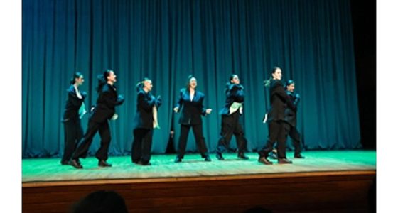 Yasemin Sakallıoğlu, İzmirlileri kahkahaya boğdu