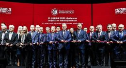 Doğal taşın kalbi İzmir’de atıyor