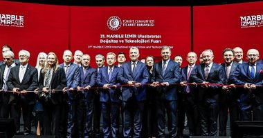 Doğal taşın kalbi İzmir’de atıyor