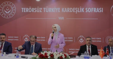 Bakan Göktaş Van’da Terörsüz Türkiye Kardeşlik Sofrasında Konuştu