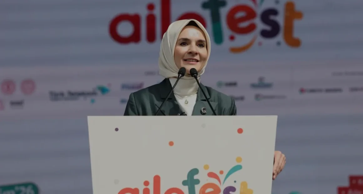 Bakan Göktaş İstanbulda AileFest Açılışında Yerel Yönetimlere Çağrı Yaptı