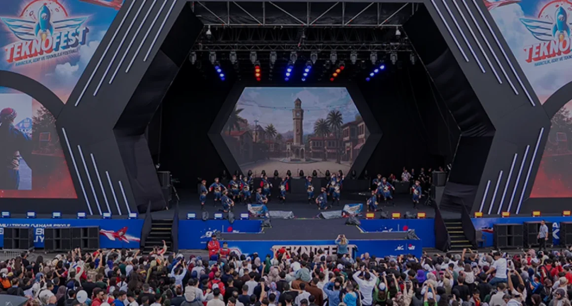 Bakan Murat Kurum TEKNOFEST Güneydoğu stantlarını ziyaret etti