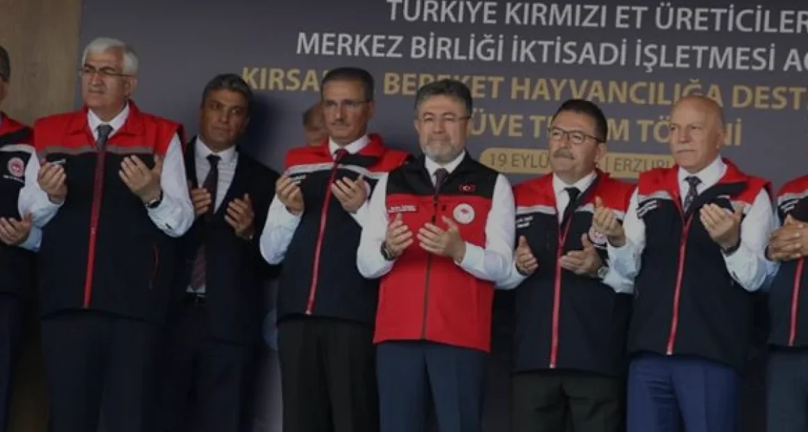 Bakan Yumaklı Duyurdu Yetiştiriciden Aşı ve Kimliklendirme Ücreti Alınmayacak